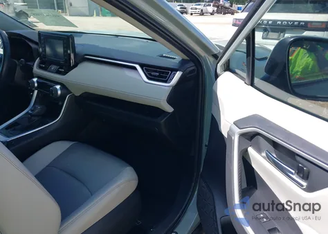 2021 Toyota Rav4 Xle Premium from USA, damaged, VIN 2T3C1RFVXMW184382